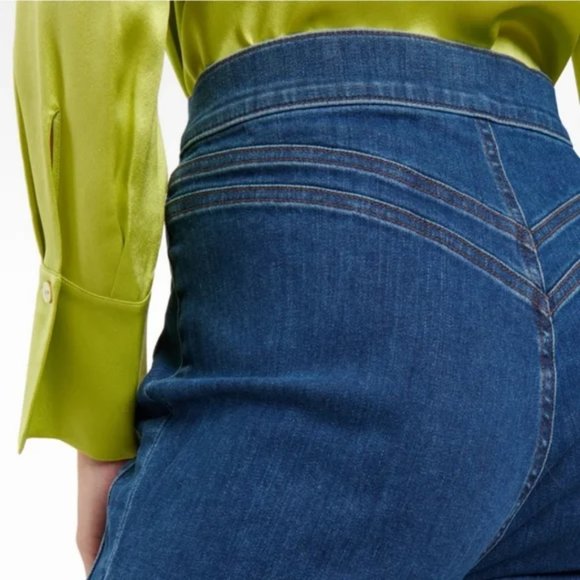 SOLD     NWT Exaggerated Flare High Rise Sheridan Jeans - Picture 6 of 11